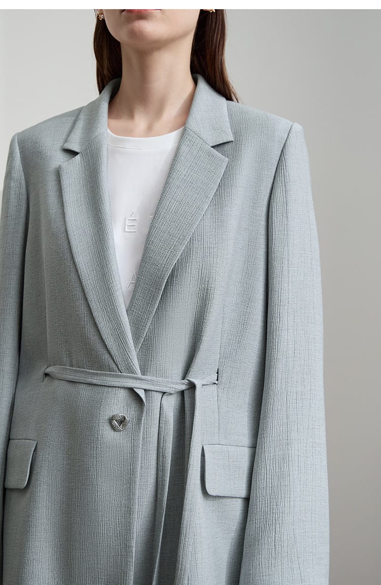 Commuter-Style Top With Straps Wide Shoulder Pads And A Belt - Image 6