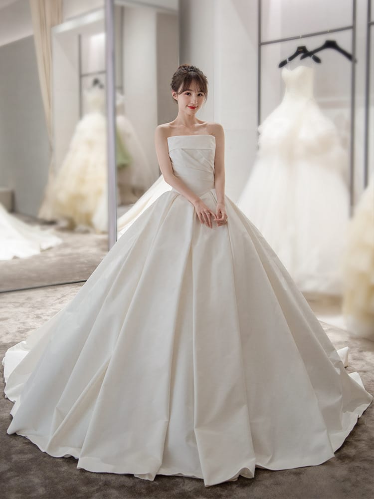 Women's Satin Tube Top Simple Elegant French Style Large Tail Elegant Wedding Dress - Image 6