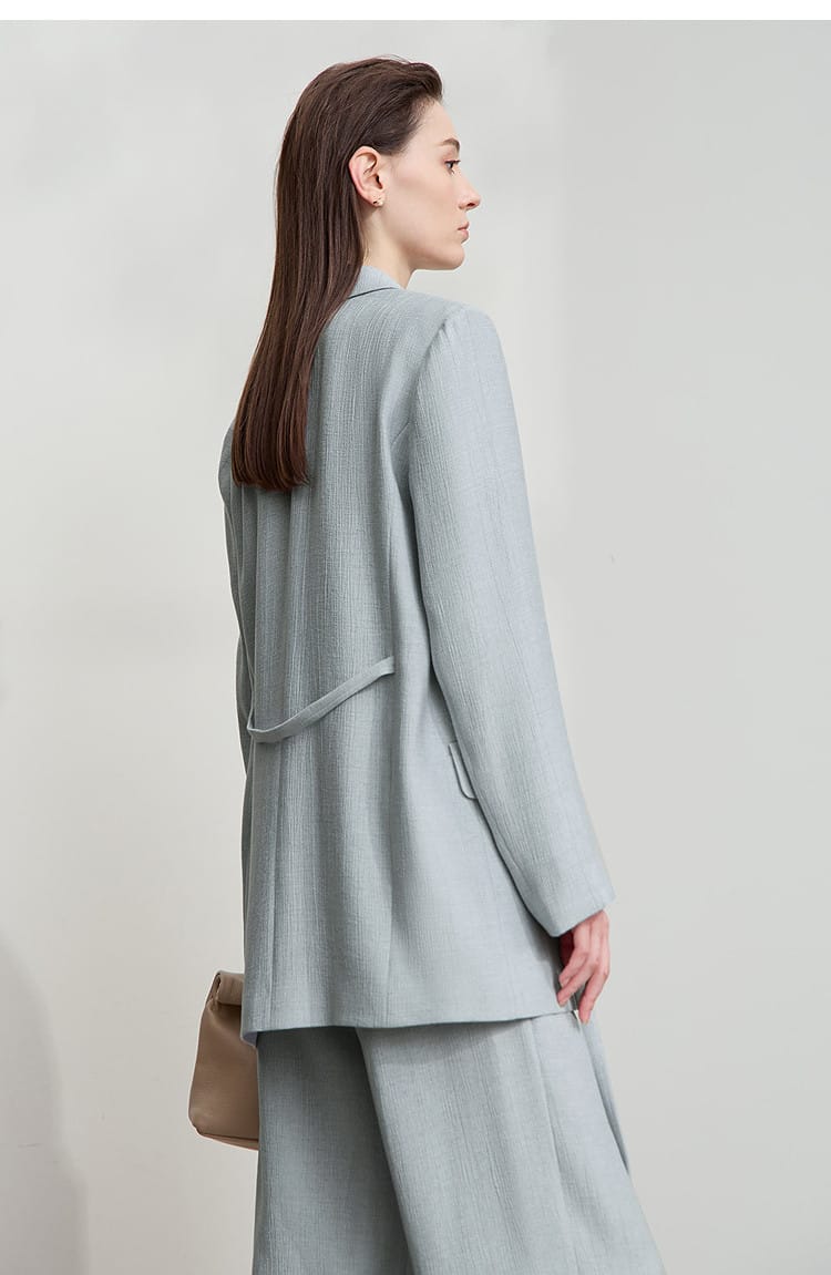 Commuter-Style Top With Straps Wide Shoulder Pads And A Belt - Image 2