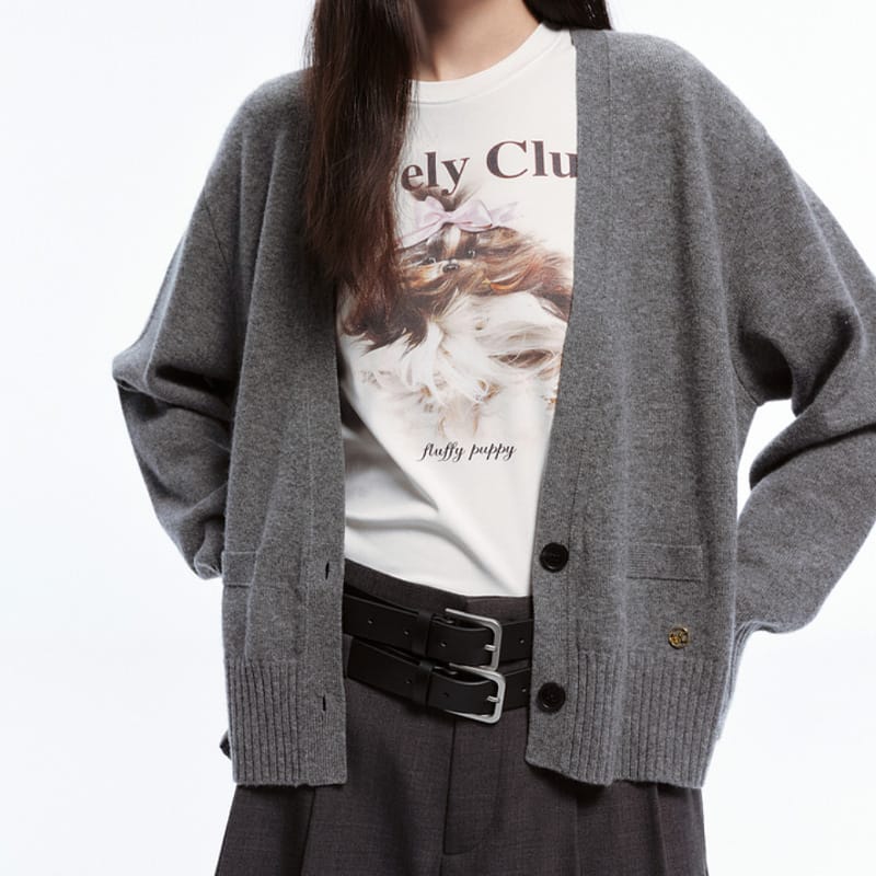 Korean-style Simple Solid-color V-neck Two-button AutumnWinter New Knitted Cardigan